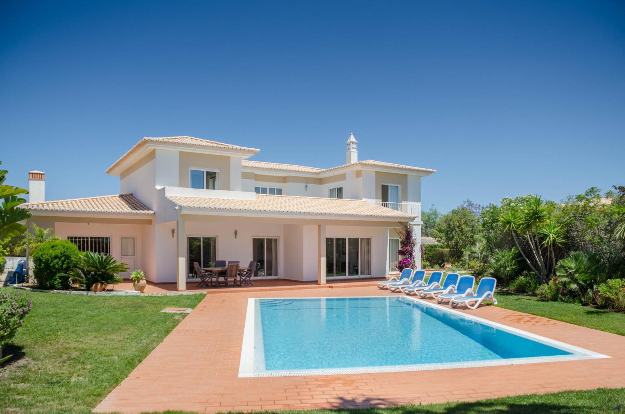 Villa Montanha, Luxury Coastal Villa, With Swimming Pool, Loungers And Alfresco Dining, 10 Min Walk To The Beautiful Praia Da Luz Beach, Shops, Bars And Restaurants! ภายนอก รูปภาพ